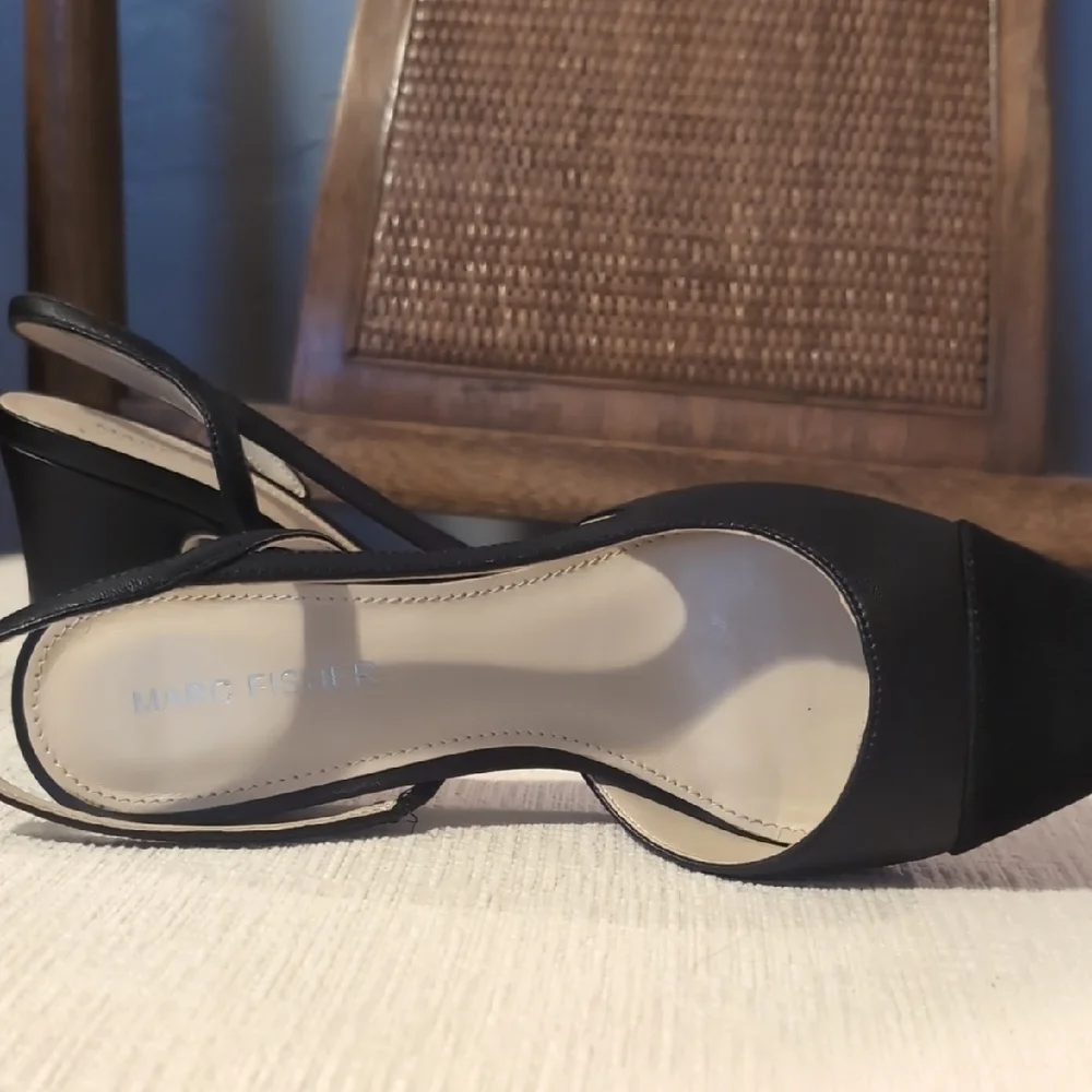 Marc Fisher Elegant Black Slingback Heels - Picture 5 of 6